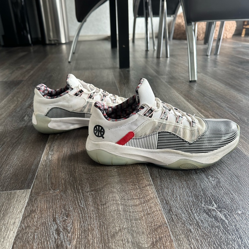 Jordan 11 Low CMFT (Nike)